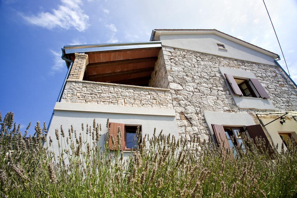 Holiday Home Stancija Becic Mugeba Exteriör bild